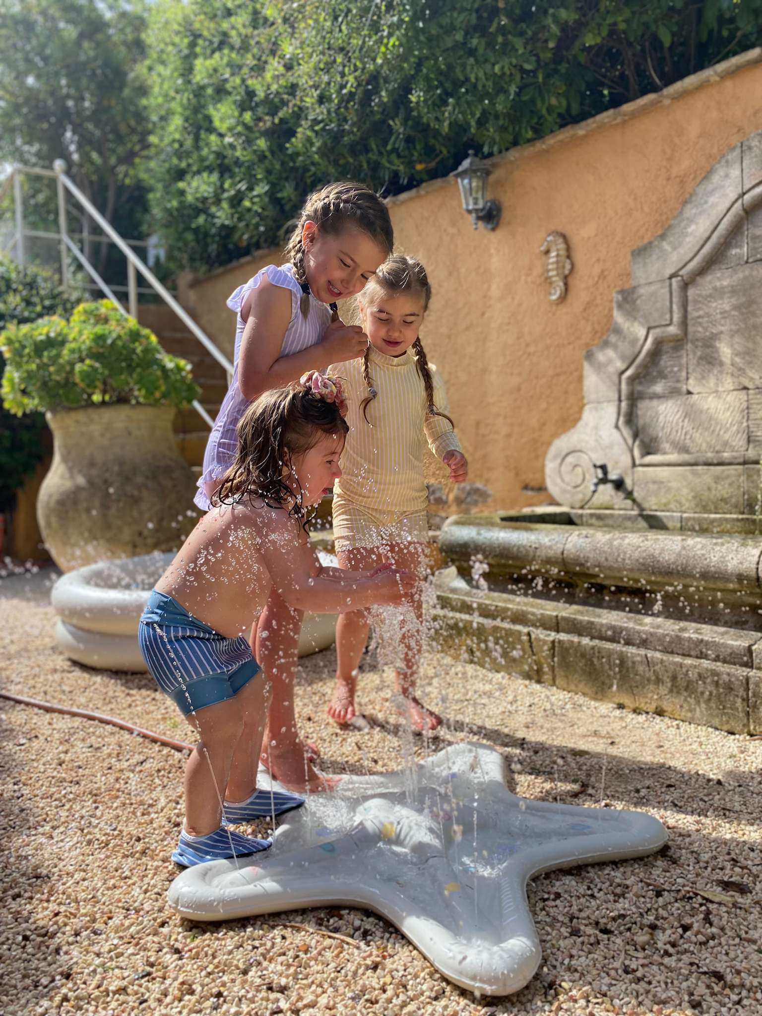 Kids Splash Pool Sprinkler Seashell