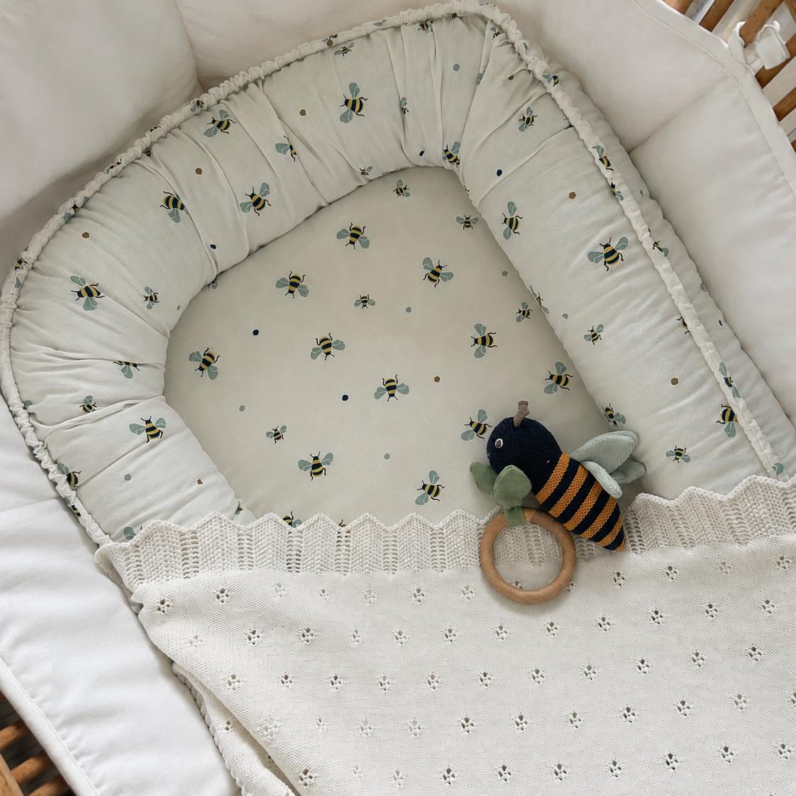 Babynest - Honeybee Happy